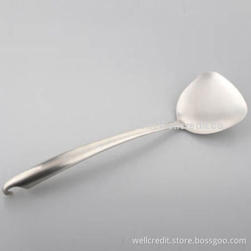 Good quality S/S 304 wok turner with delicate sanding polish